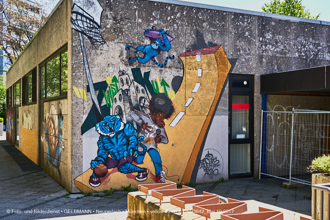 21.03.2017 - Abrissbaustelle Quiddezentrum in Neuperlach